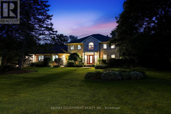 48 Woodend Drive, Hamilton, ON, photo 2