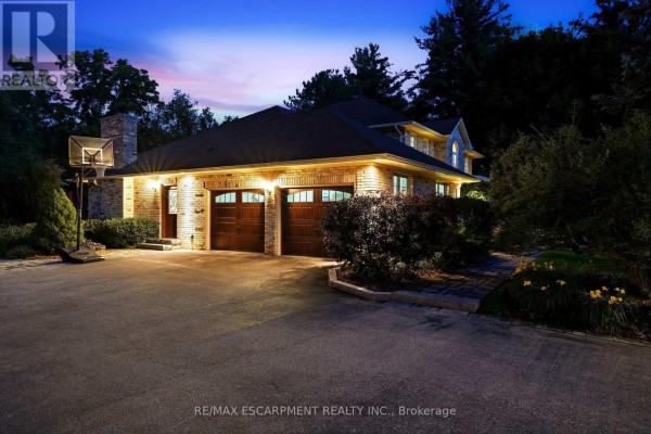 48 Woodend Drive, Hamilton, ON, photo 3