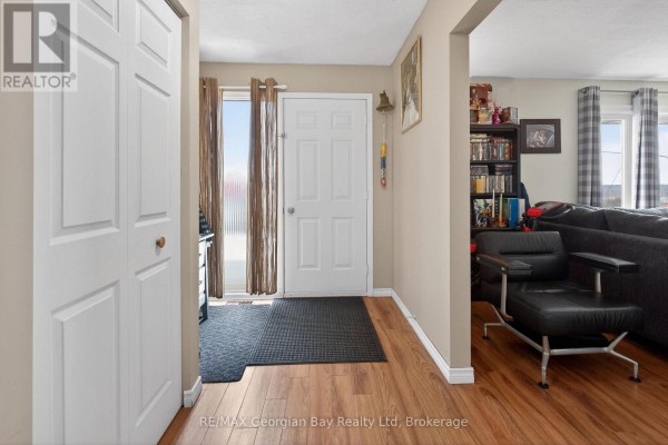 480 Broderick Street, Tay, ON, photo 2