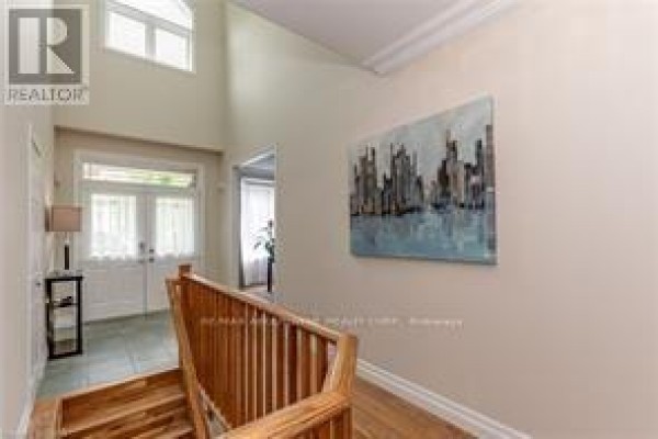 480 Hamilton Drive, Hamilton, ON, photo 2