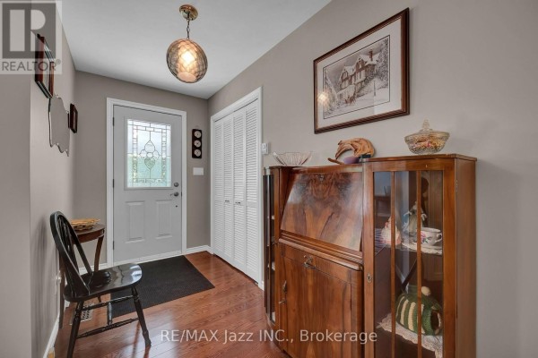 Primary Bedroom - 480 Murray Street, Quinte West, ON K8V5P4 Photo 5