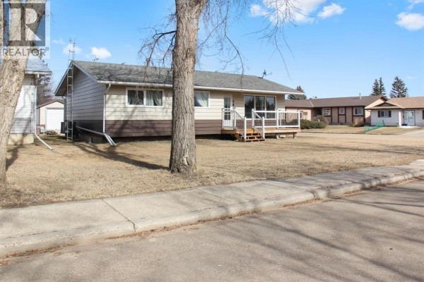 Primary Bedroom - 4801 48 Avenue, Forestburg, AB T0B1N0 Photo 2