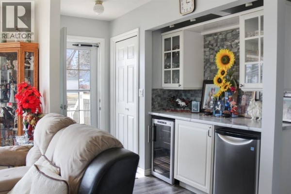 Eat in kitchen - 4801 48 Avenue, Forestburg, AB T0B1N0 Photo 4