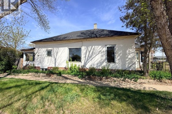 4802 47 Street, Stettler, AB, photo 3