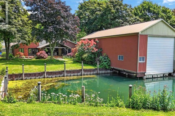 3pc Ensuite bath - 4803 St Clair Parkway, Port Lambton, ON N0P2B0 Photo 5