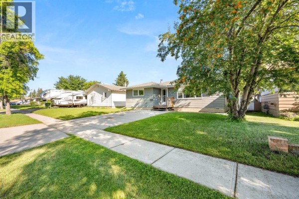 Kitchen - 4804 38 Street, Lloydminster, SK S9V0B3 Photo 3