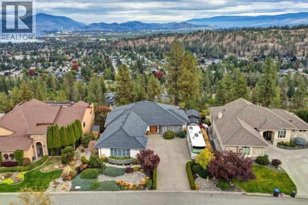 Residential for sale at 4804 Carmel Crescent, Kelowna, BC - MLS® fKyw34