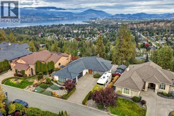 4804 Carmel Crescent, Kelowna, BC, photo 3