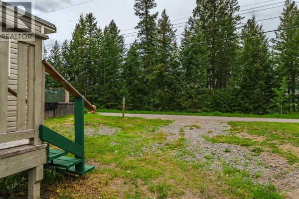 4807 Clarke Avenue, Lac La Hache, BC V0K1T0 Photo 5