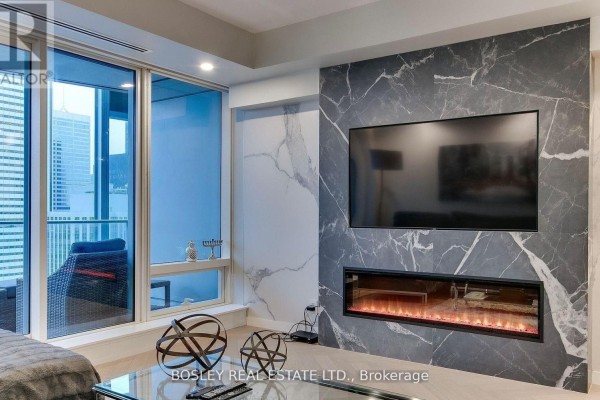 Foyer - 4808 - 180 University Avenue, Toronto, ON M5H0A2 Photo 3