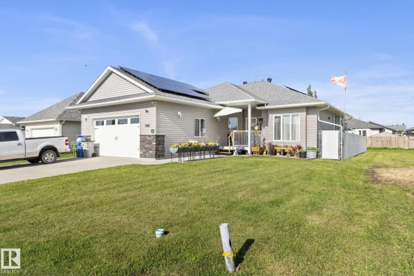 Kitchen - 4809 55 St, Bruderheim, AB T0B0S0 Photo 3