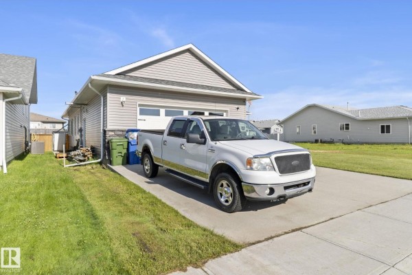 Primary Bedroom - 4809 55 St, Bruderheim, AB T0B0S0 Photo 4