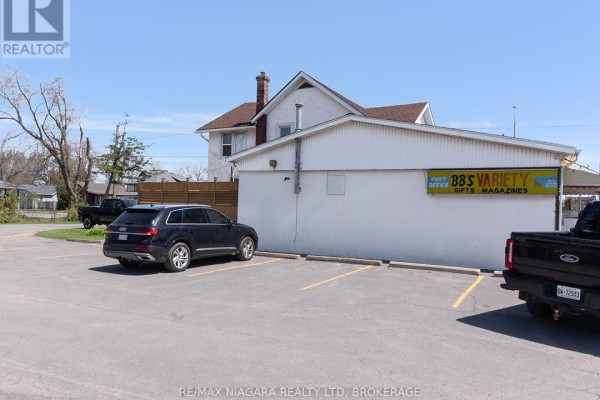 481 Main Street W, Port Colborne, ON L3K3W3 Photo 4