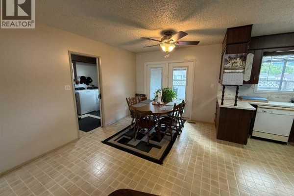 Bedroom - 481 Mountain Street, Hinton, AB T7V1J9 Photo 5