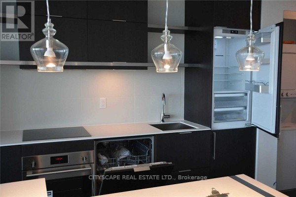 Kitchen - 4810 - 197 Yonge Street, Toronto, ON M5B1M4 Photo 4