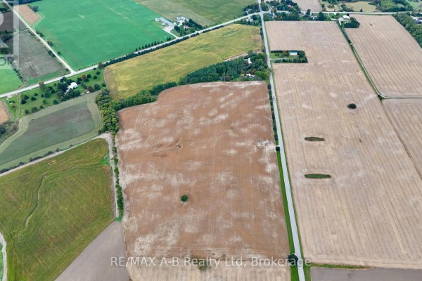 4811 Whalen Line, Lucan Biddulph, ON N0M1V0 Photo 3