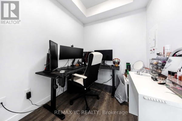 Den - 4812 - 8 Eglinton Avenue E, Toronto, ON M4P1A6 Photo 5