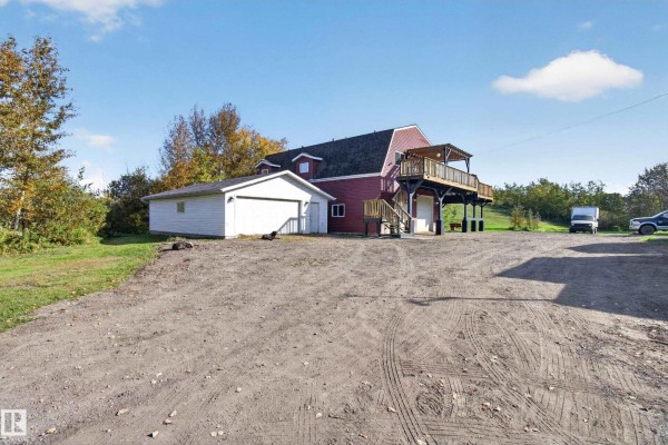 Family room - 48137 Rge Rd 232, Rural Leduc County, AB T0C1Z0 Photo 4