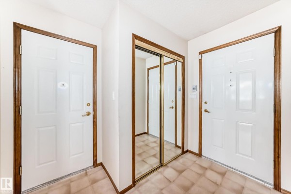 Primary Bedroom - 4815 32 Av Nw, Edmonton, AB T6L4Y7 Photo 4