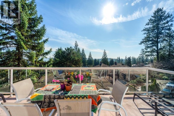 4815 Headland Close, West Vancouver, BC V7W3C2 Photo 4