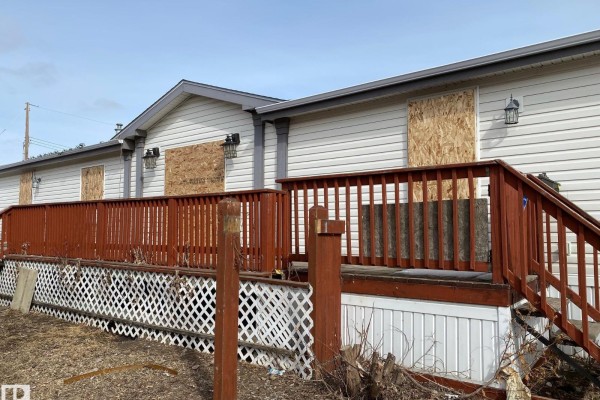 Bedroom 2 - 4816 48 Av, Wetaskiwin, AB T9A0E7 Photo 5