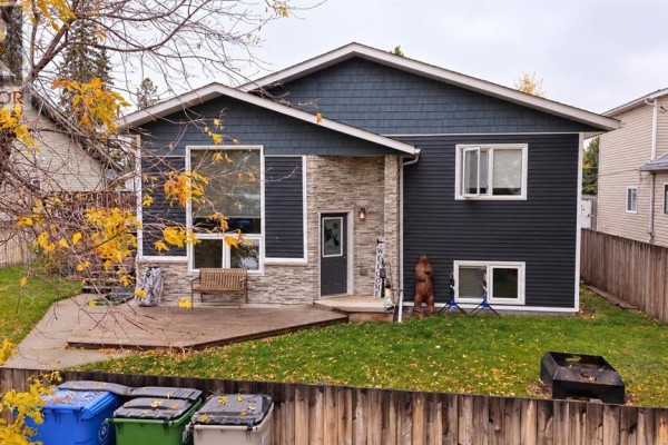 Residential for sale at 4818 16 Avenue, Edson, AB - MLS® eNNNGm