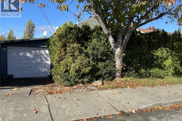 Laundry room - 4818 Helen St, Port Alberni, BC V9Y6P8 Photo 2