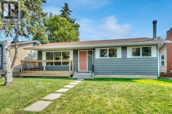 Bedroom - 4819 Memorial Drive Se, Calgary, AB T2A2P9 Photo 3