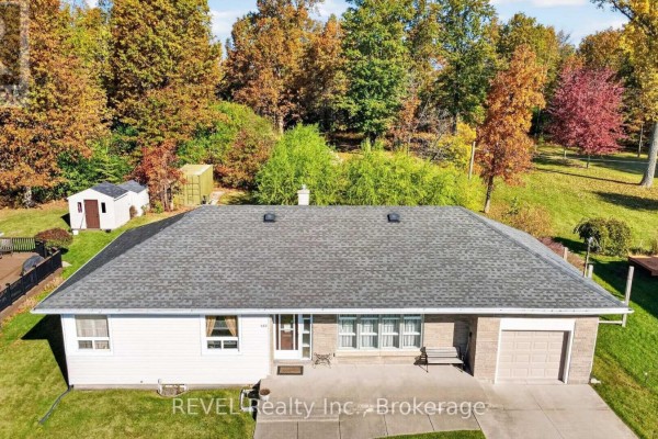 Living room - 482 Walden Boulevard E, Fort Erie, ON L2A1R9 Photo 2