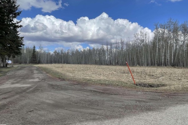 4820 44 Av, Rural Lac Ste  Anne County, AB, photo 2