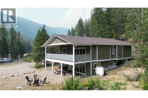 Kitchen - 4820 Highway 33, Beaverdell, BC V0H1A0 Photo 2