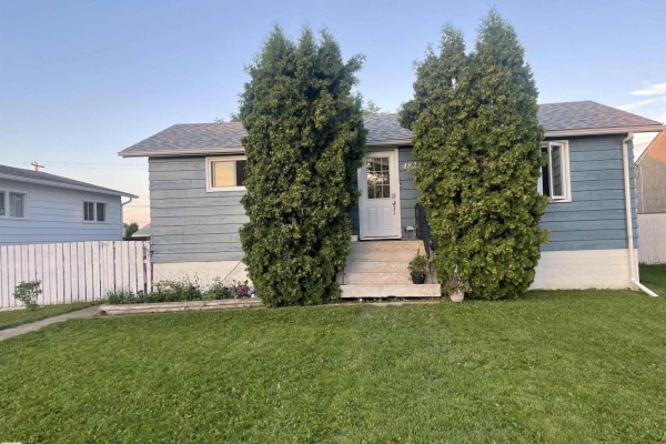 Bedroom 2 - 4823 49 St, Clyde, AB T0G0P0 Photo 4