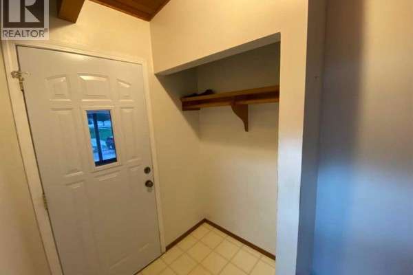 Kitchen - 4825 56 Avenue N, Taber, AB T1G1E4 Photo 5