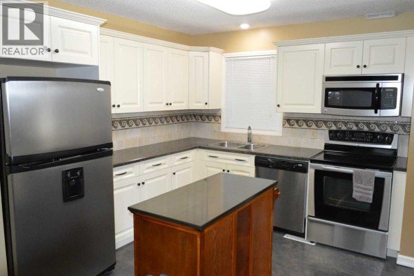 4pc Bathroom - 4826 58 Street, Killam, AB T0B2L0 Photo 5