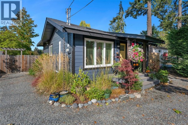 Primary Bedroom - 4826 West Saanich Rd, Saanich, BC V8Z3H5 Photo 4