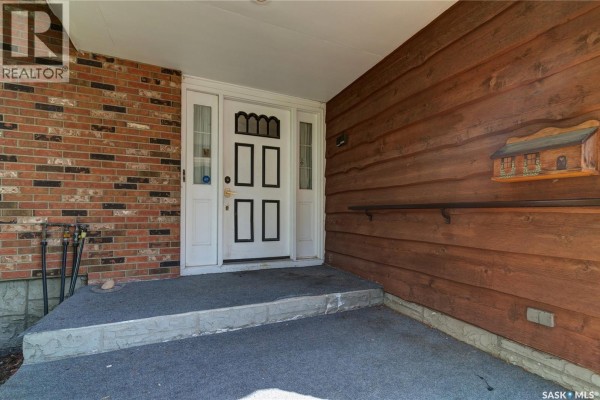 4827 Mctavish Street, Regina, SK, photo 2