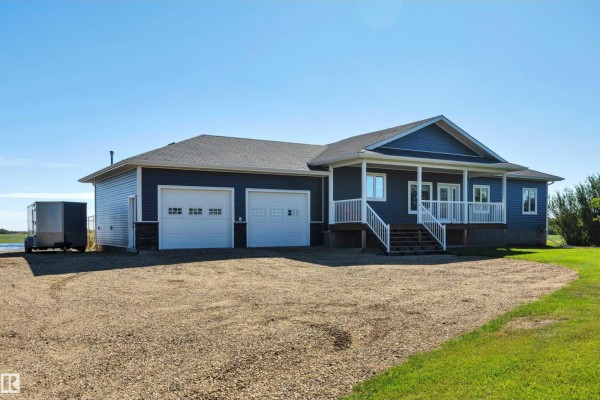 48315 Highway 834, Rural Camrose County, AB, photo 2
