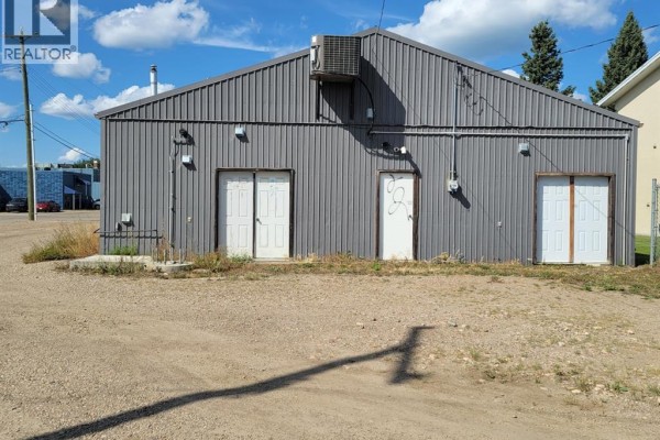 4833 And 4835, 52 . Avenue, High Prairie, AB, photo 2