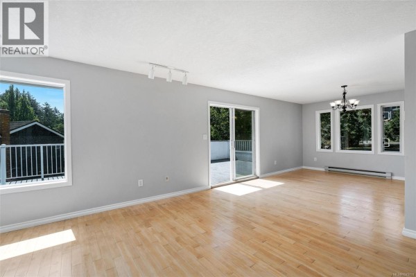 Laundry room - 4833 Maplegrove St, Saanich, BC V8Y3B9 Photo 5