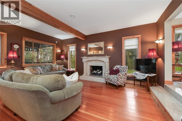 Bedroom - 4836 Spring Rd, Saanich, BC V9E2E4 Photo 5
