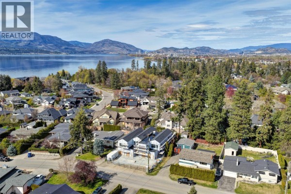 4pc Bathroom - 484 Sarsons Road Unit# 1, Kelowna, BC V1W1C2 Photo 5