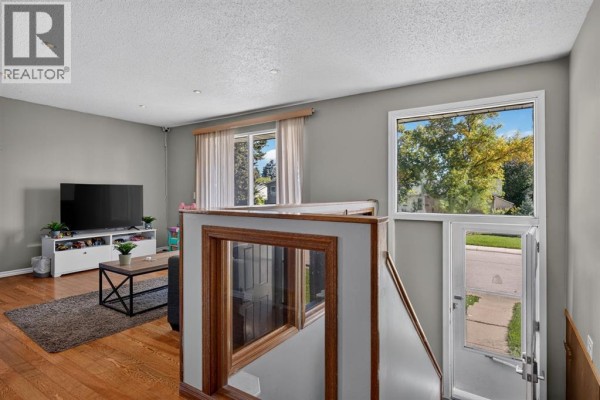 Bedroom - 4843 7 Avenue Se, Calgary, AB T2A0A3 Photo 4