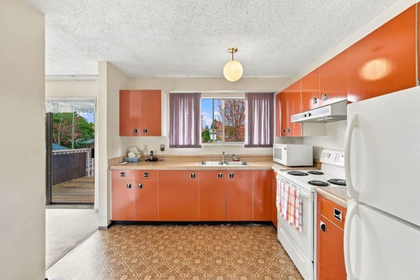 4846 207a Street, Langley, BC V3A6V9 Photo 5