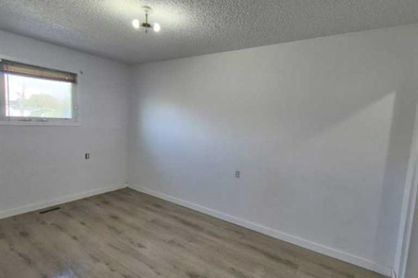 Kitchen - 4848 49 Avenue, Irma, AB T0B2H0 Photo 4
