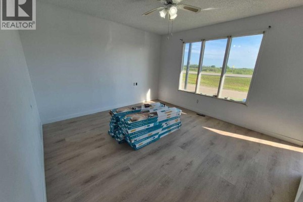 4pc Bathroom - 4848 49 Avenue, Irma, AB T0B2H0 Photo 5
