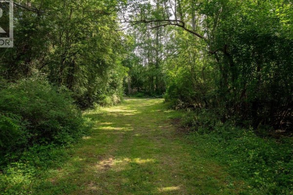 485 Beaver Lake Rd, Saanich, BC, photo 2