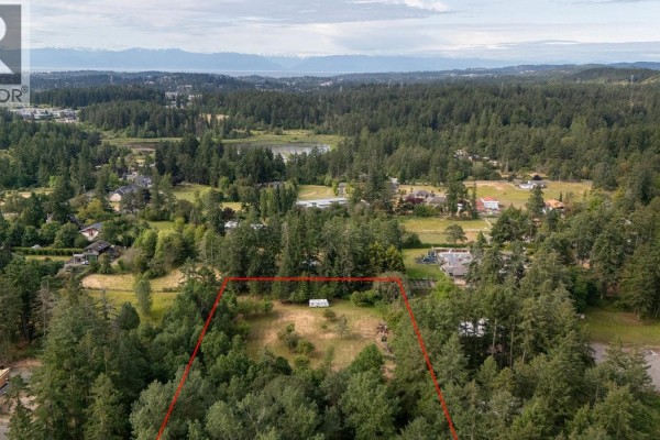 485 Beaver Lake Rd, Saanich, BC V9E2J7 Photo 5