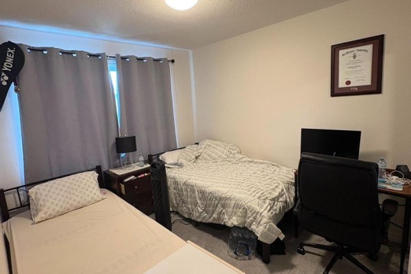 Bedroom 2 - 485 Beresford Path, Oshawa, ON L1H0B2 Photo 5