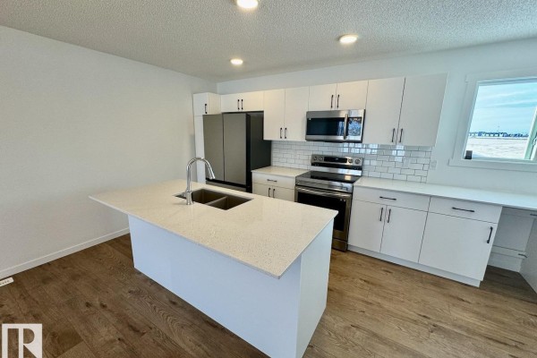 485 Desrochers Bv Sw Sw, Edmonton