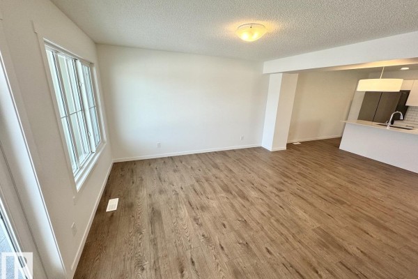 485 Desrochers Bv Sw Sw, Edmonton, AB T6W5L4 Photo 4